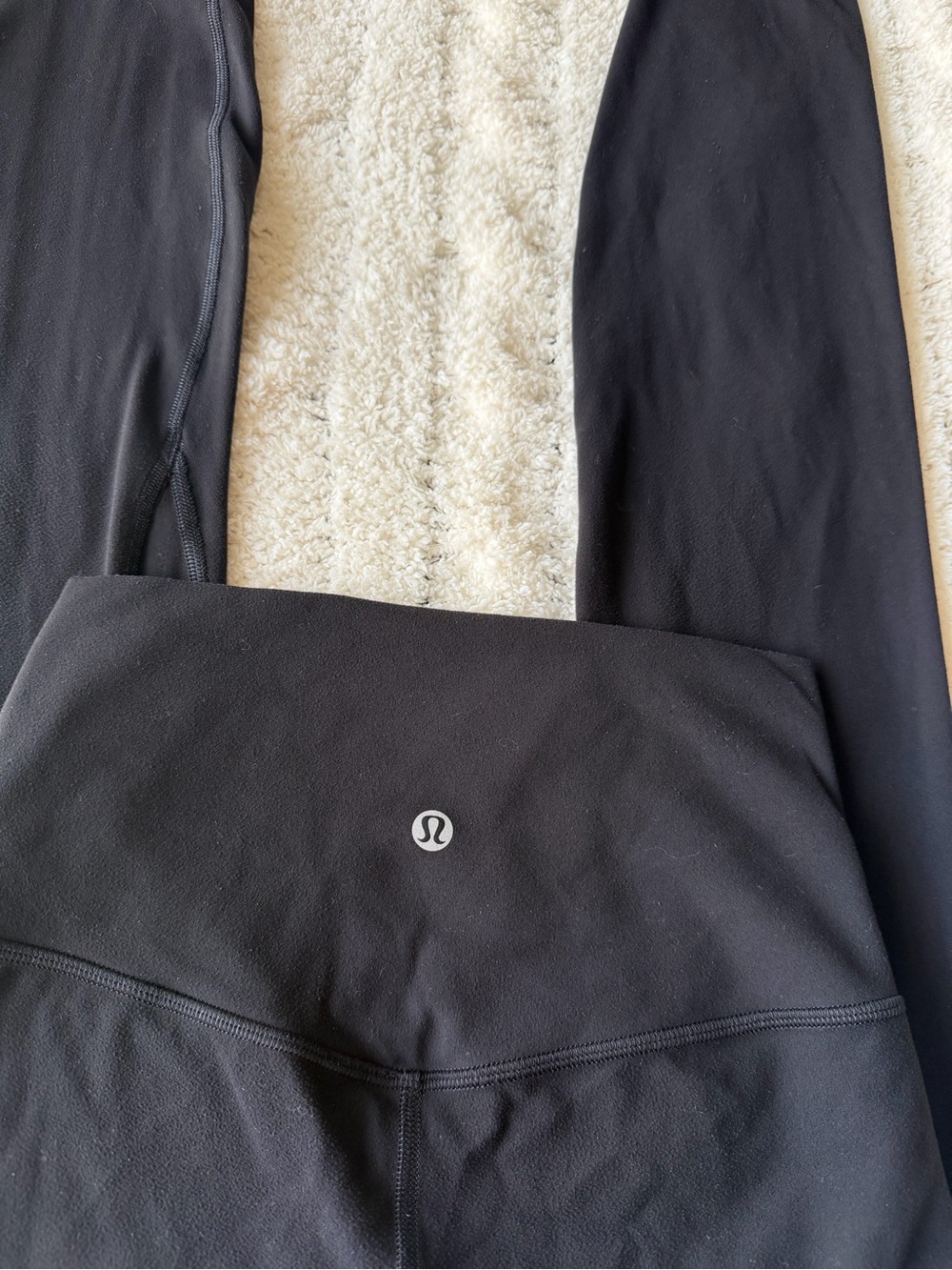 Lululemon align 28” black full length high rise leggings size 8 - Picture 2 of 5